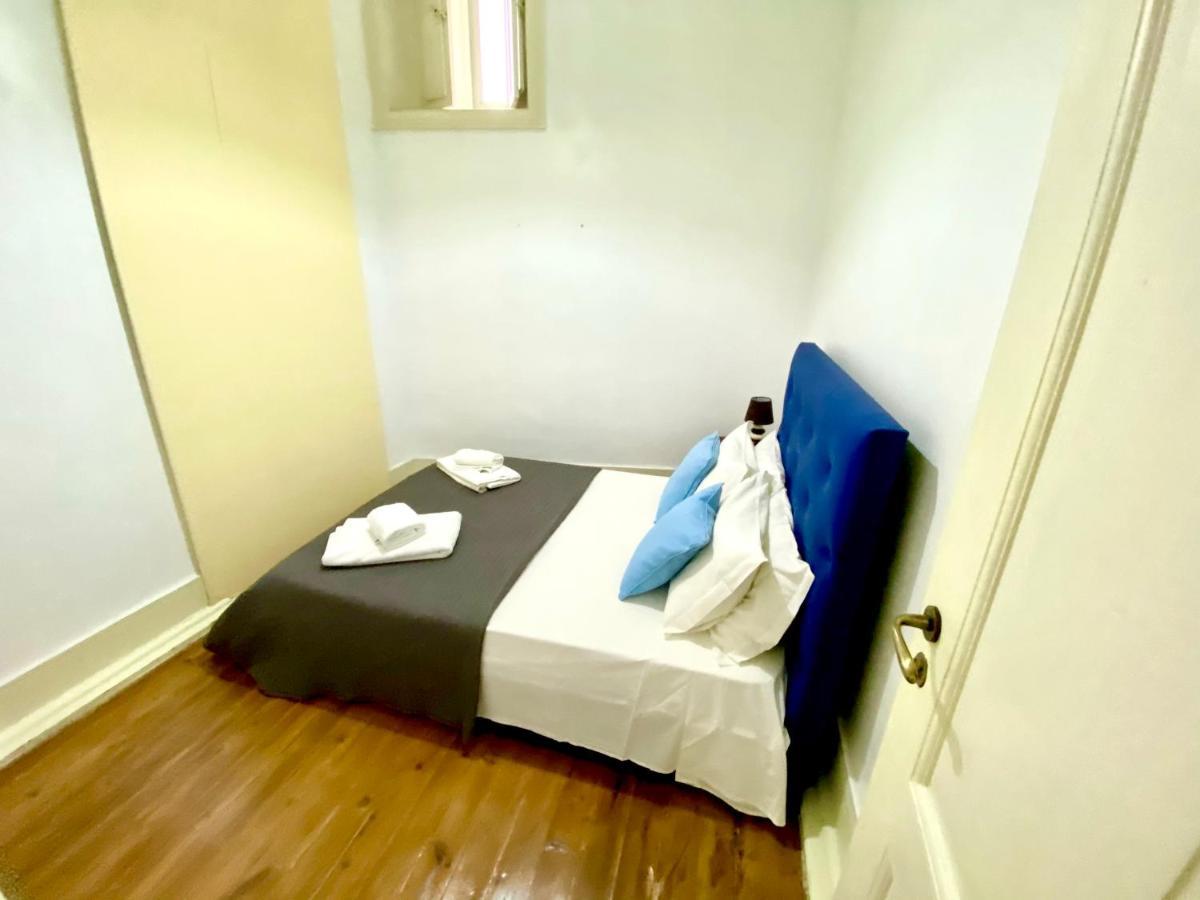 Relax Chiado 3 - Cute Little Double Room With Shared Bathroom Lisbona Esterno foto