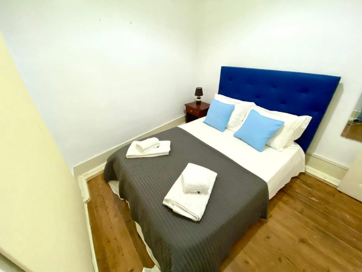 Relax Chiado 3 - Cute Little Double Room With Shared Bathroom Lisbona Esterno foto