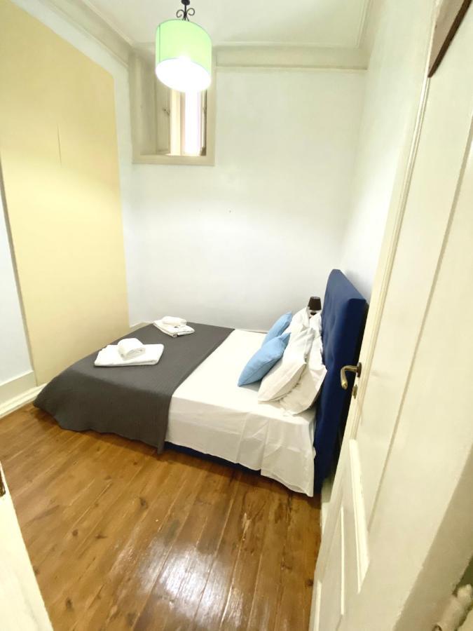 Relax Chiado 3 - Cute Little Double Room With Shared Bathroom Lisbona Esterno foto